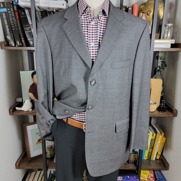 Stafford Signature Mens Sport Coat Three Button Gray Plaid Sharkskin Wool Sz 44R